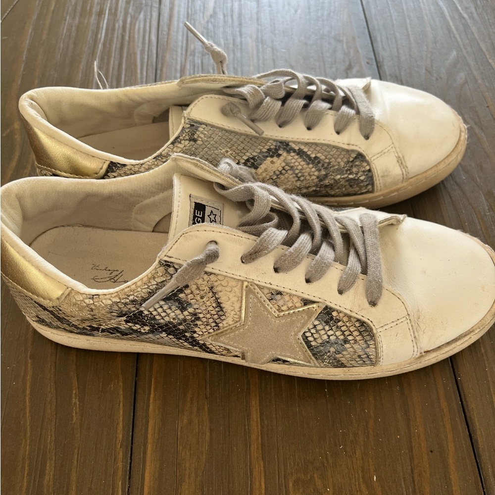 Vintage Women's White and Gold Sneakers